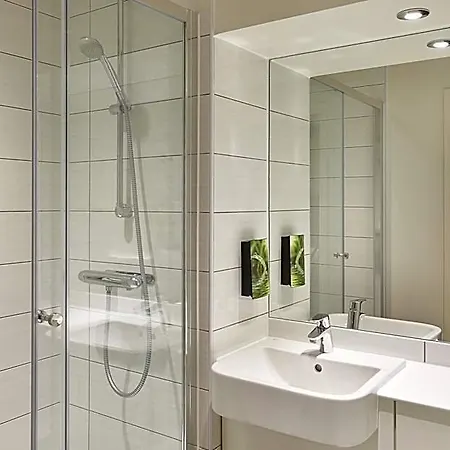 Premier Inn London City-3